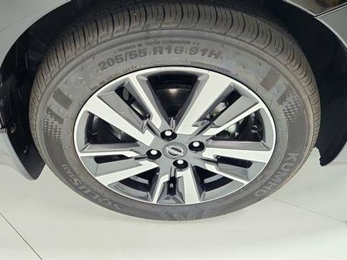 Certified 2025 Nissan Versa SV w/ Trunk Package FWD image 28