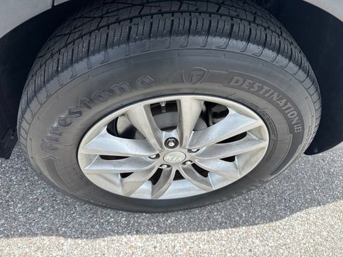 Used 2017 Kia Sorento AWD image 9