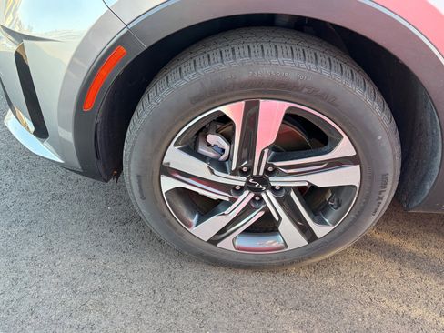 Certified 2023 Kia Sorento EX AWD/4WD image 6