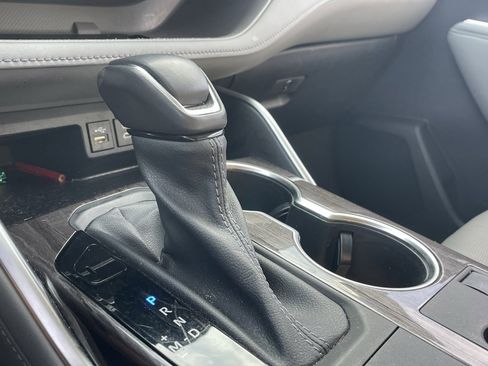 Used 2023 Toyota Highlander Platinum image 6