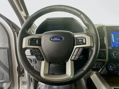 Used 2019 Ford F150 Lariat w/ Max Trailer Tow Package image 13