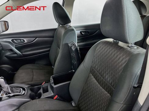Used 2020 Nissan Rogue S FWD image 27