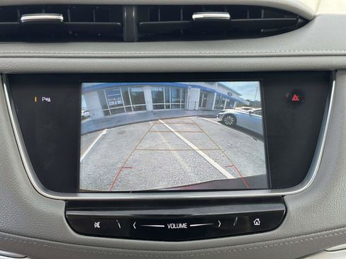 Used 2018 Cadillac XT5 Premium Luxury FWD image 11