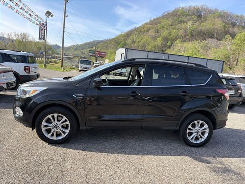 Used 2018 Ford Escape SE AWD/4WD image 8