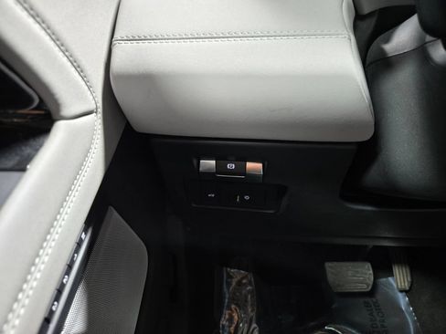 Used 2023 Land Rover Range Rover Evoque SE AWD/4WD image 15