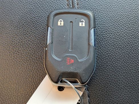 Used 2024 GMC Terrain SLE image 30