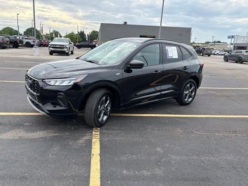 Used 2023 Ford Escape ST-Line w/ Tech Pack #1 AWD/4WD image 19