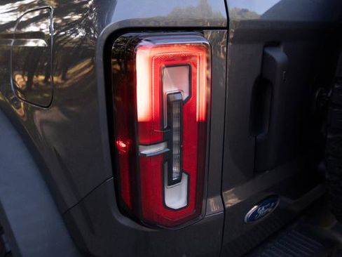 Used 2023 Ford Bronco Badlands image 38