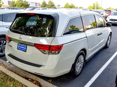 Used 2015 Honda Odyssey LX image 16