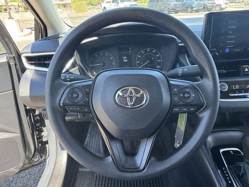 Used 2025 Toyota Corolla LE FWD image 27