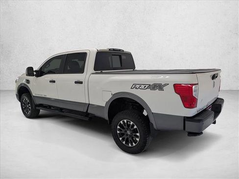 Used 2019 Nissan Titan PRO-4X w/ Pro-4x Convenience Package AWD/4WD image 7