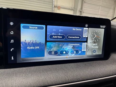 Used 2025 Nissan Kicks SV FWD image 13