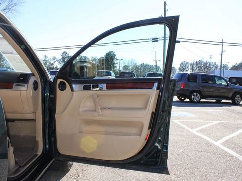 Used 2006 Volkswagen Touareg V8 image 38