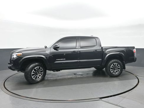 Used 2020 Toyota Tacoma TRD Sport AWD/4WD image 6