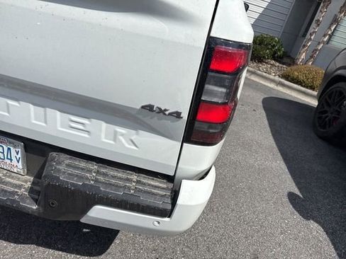 Used 2025 Nissan Frontier SV image 15