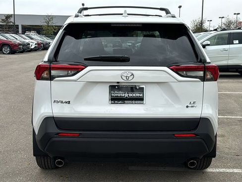 New 2025 Toyota RAV4 LE image 7