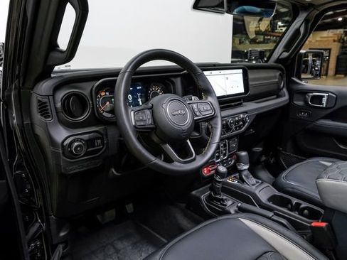 Used 2025 Jeep Wrangler Unlimited Rubicon 392 image 16