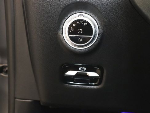 Used 2023 Mercedes-Benz C 300 4MATIC Sedan image 30