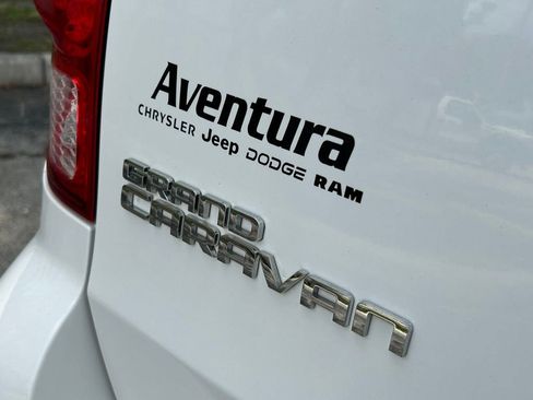 Used 2019 Dodge Grand Caravan SE FWD image 36