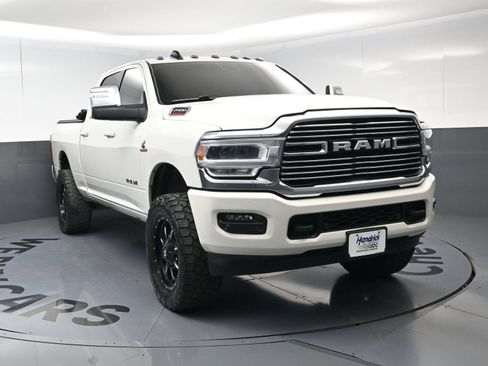 Used 2023 RAM 2500 Laramie AWD/4WD image 3