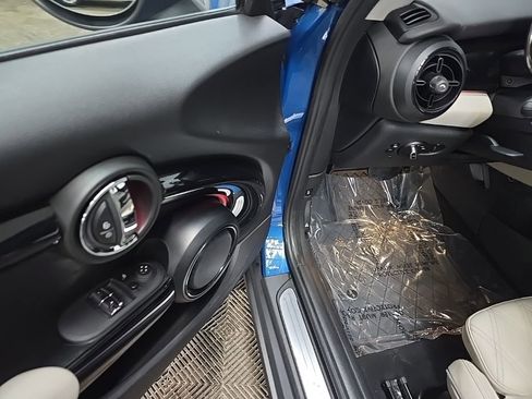 Used 2023 MINI Cooper S image 26