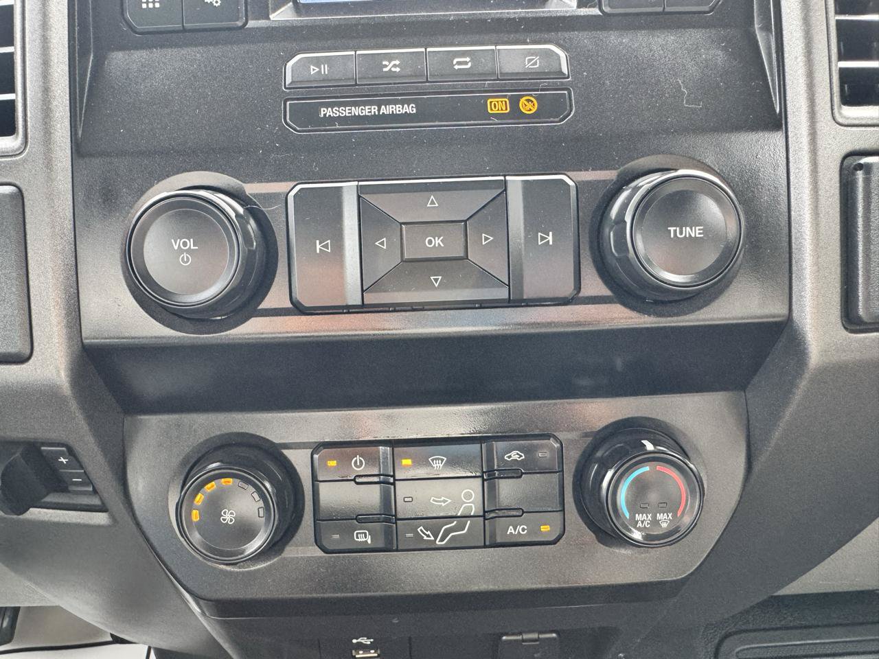 Used 2020 Ford F550 2WD Regular Cab Super Duty image 20