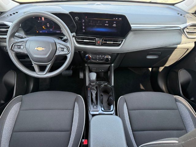 Used 2025 Chevrolet TrailBlazer LT FWD image 19