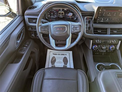 Used 2023 GMC Yukon SLT image 17