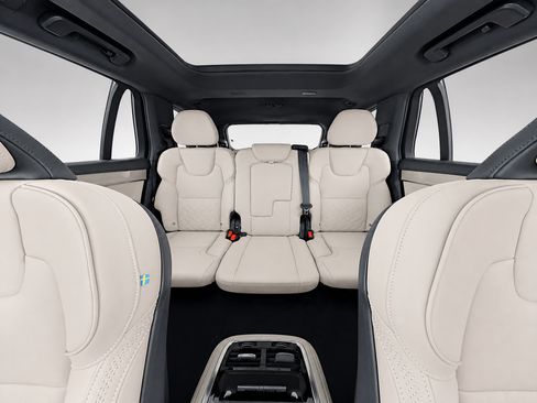 Certified 2026 Volvo XC90 B5 Core AWD/4WD image 18