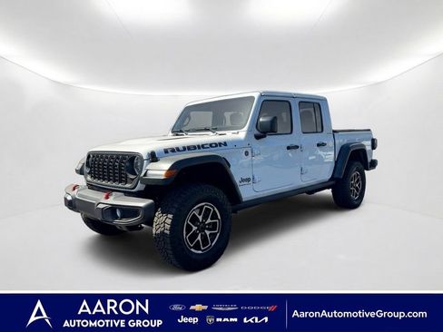 Used 2025 Jeep Gladiator Rubicon w/ Convenience Group AWD/4WD image 1