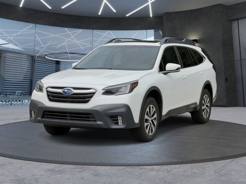 Used 2020 Subaru Outback Premium w/ Popular Package #1 AWD/4WD image 2