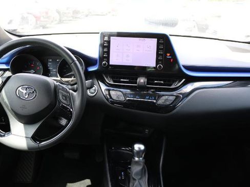 Used 2021 Toyota C-HR XLE FWD image 16