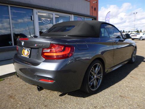 Used 2015 BMW M235i Convertible image 6