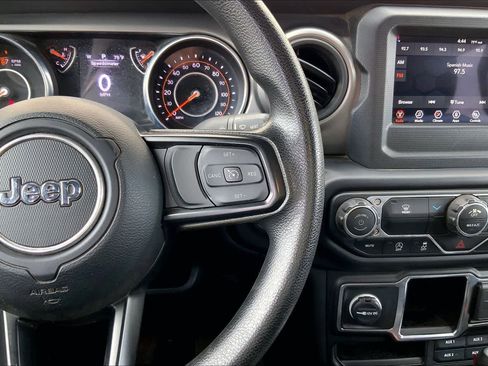 Used 2022 Jeep Gladiator Sport AWD/4WD image 24
