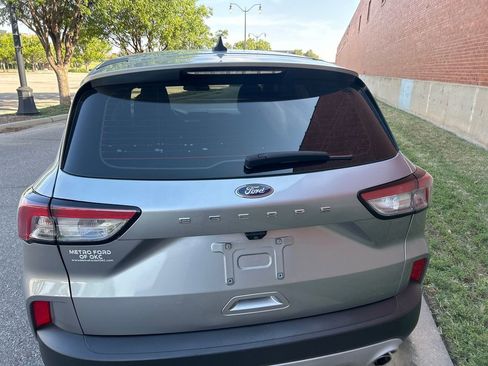Used 2022 Ford Escape S FWD image 3
