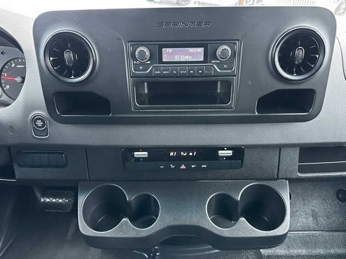 Used 2023 Mercedes-Benz Sprinter 2500 image 27