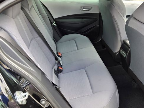 Used 2025 Toyota Corolla SE w/ SE Premium Package image 17