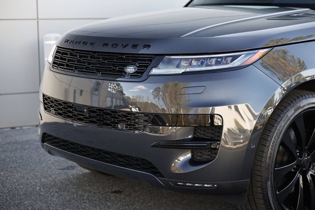 New 2026 Land Rover Range Rover Sport SE AWD/4WD image 2