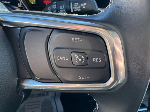 Used 2022 Jeep Wrangler Unlimited Sahara image 24