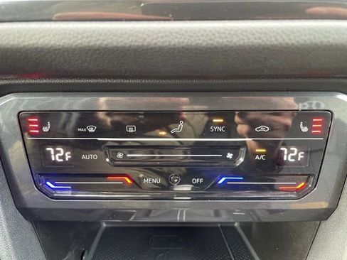 Certified 2024 Volkswagen Tiguan SE w/ Panoramic Sunroof Package image 21