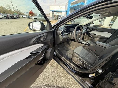 New 2026 Chevrolet Trax LT w/ Driver Confidence Package image 11