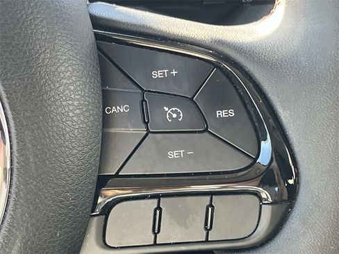 Used 2022 Jeep Renegade Latitude image 29