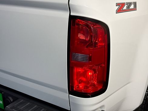 Used 2019 Chevrolet Colorado Z71 RWD image 33
