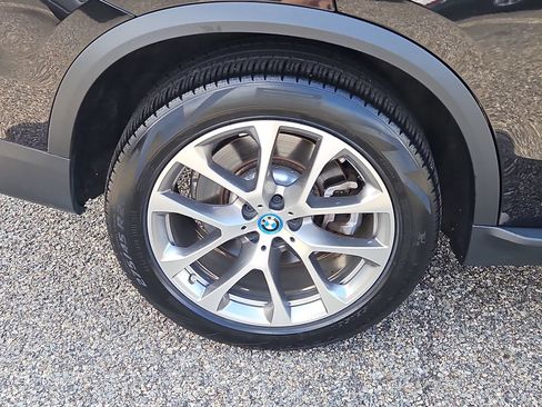 Used 2025 BMW X5 xDrive50e AWD/4WD image 9