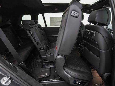 Used 2027 BMW X7 xDrive40i w/ M Sport Package AWD/4WD image 35