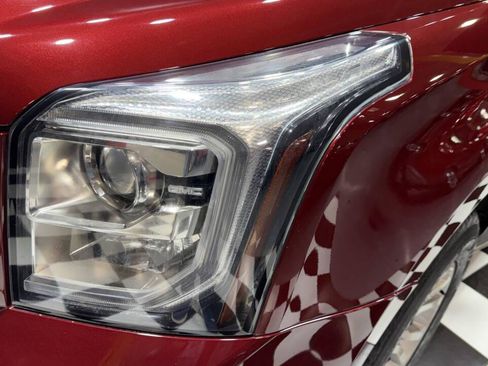 Used 2018 GMC Yukon SLE w/ HD Trailering Package image 7