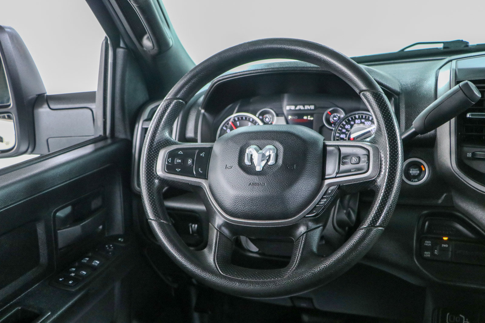 Used 2024 RAM 2500 Tradesman w/ Chrome Appearance Group AWD/4WD image 13