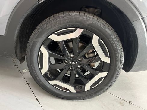 Used 2025 Kia Telluride S FWD image 16