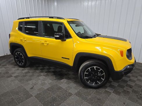 Used 2023 Jeep Renegade Latitude AWD/4WD image 1