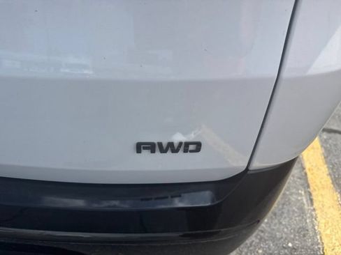 Used 2023 Chevrolet Traverse Premier w/ Redline Edition AWD/4WD image 40
